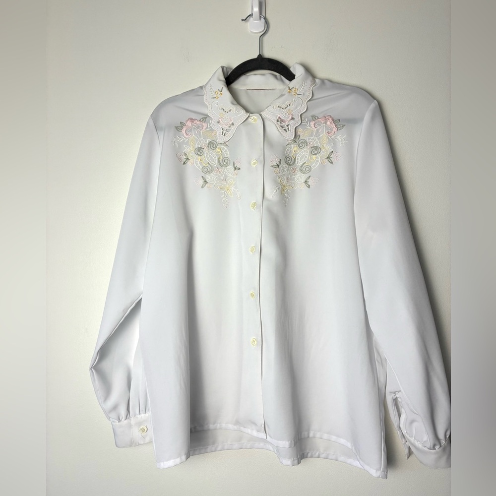 Vintage White Embroidered Button-Up Blouse